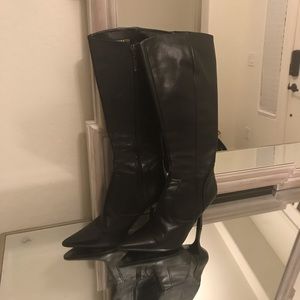 Black bcbgmaxazria boots